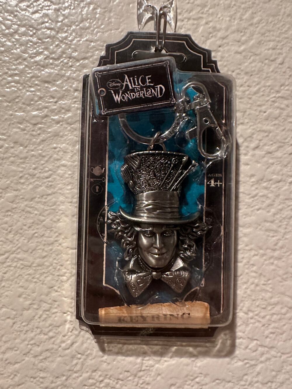 NWT Disney Mad Hatter Keychain Bag Clip Alice in Wonderland Depp Movie Pewter